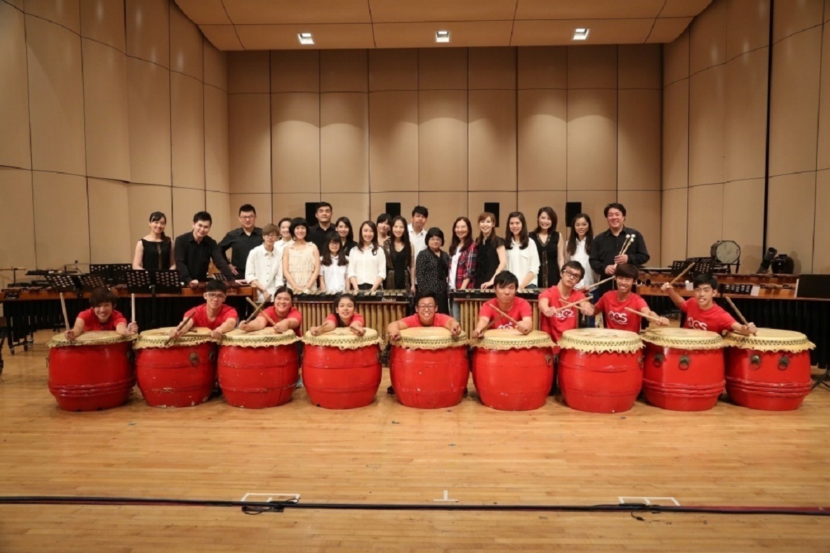朱宗慶打擊樂團擔任駐校藝術家與學生零距離切磋尬鼓